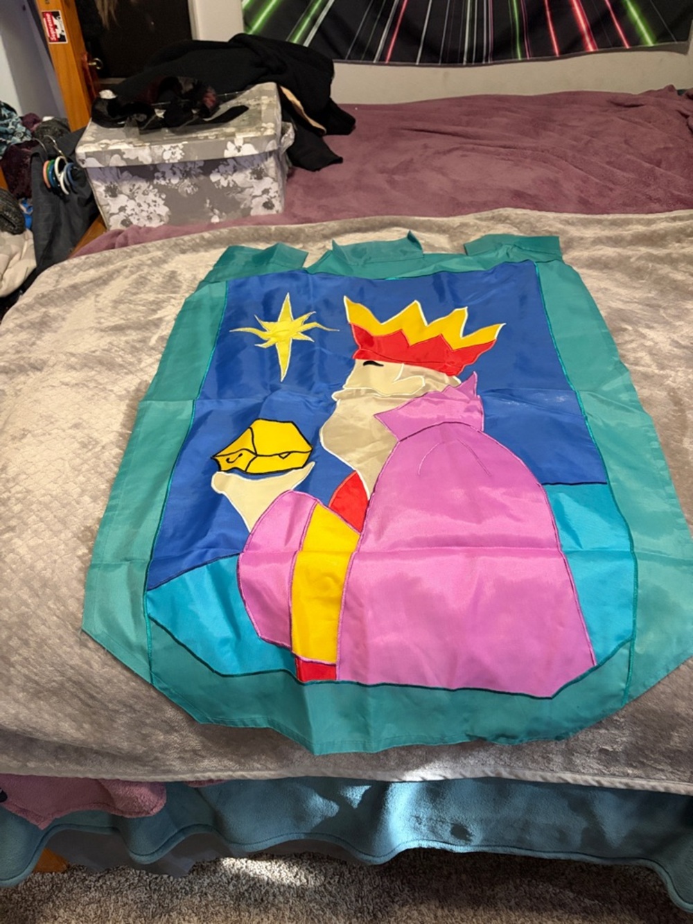 Three Kings holiday flag decor in Pink, Teal & Blue